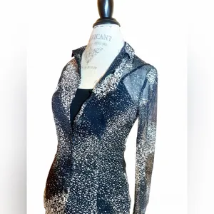 Burberry London Black & White Print Silk Button Down Blouse Sz 2 NWT $1,050 thumbnail 2