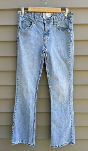 Y2K Levi’s Strauss stretch low rise bootcut Light Wash Women’s Jeans, size 6 thumbnail 1