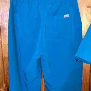 Blue Scrub Set with Jogger Pants blue fig scrubs size small/XS Zamora/caterina thumbnail 12