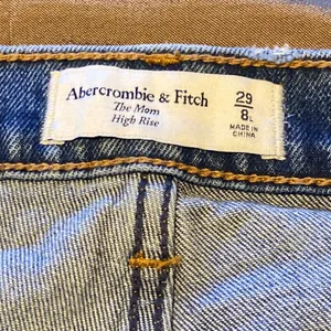 Abercrombie & Fitch A&F Jeans 8 29 Long Mom High Rise thumbnail 4