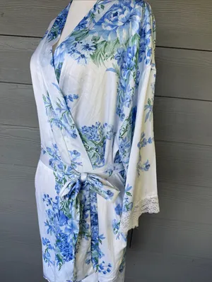 Flora Nikrooz “Sabrina” Floral Print Satin Robe thumbnail 5