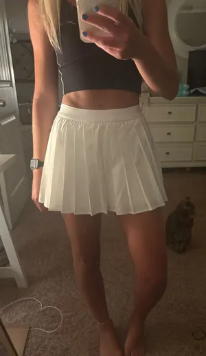 Lululemon skirt thumbnail 1