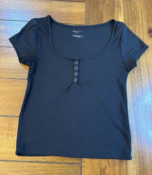 Arizona Jean Co. Ribbed Short Sleeve Henley Top - Solid Black (Like New) thumbnail 1