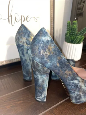 Betsey Johnson Sophiaa Blue Platform Heels with Gold Size 7 thumbnail 2