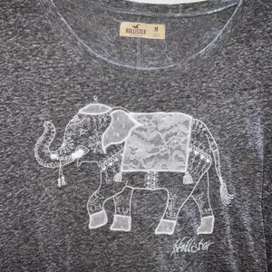 Hollister shirt thumbnail 2