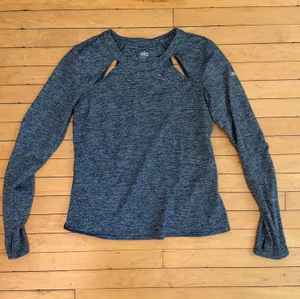 Alo Long Sleeve Yoga Top thumbnail 1