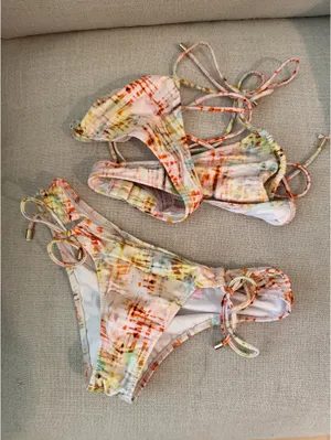 Victoria's Secret Bikini thumbnail 1