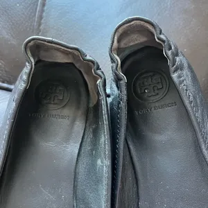 Tory Burch Minnie Travel ballet flats with a gold logo thumbnail 11
