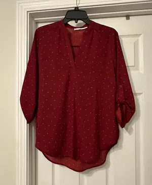 Lush Clothing Women Split Neck quarter sleeve blouse is a size Medium. thumbnail 1