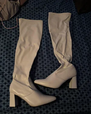 Size 11 white knee high chunky heel boots thumbnail 1