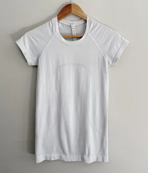 Lululemon Swiftly Tech Short Sleeve Shirt size 4 thumbnail 1