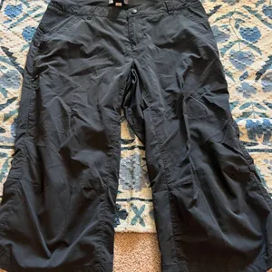 REI Black womans capri pants‎ 6 thumbnail 4