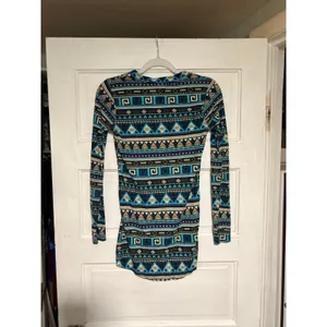 rue 21 Women's Long Sleeve Pattern T-shirt thumbnail 5