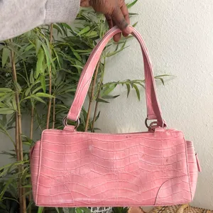 2000s Pink crocodile print faux leather shoulder baguette hand bag purse #fairycore thumbnail 1