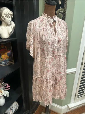 Karlie Light Pink Tiered Floral Mini Dress – Size Large thumbnail 3