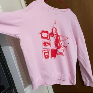 Olivia Rodrigo Guts tour merch pullover Pink Size XL thumbnail 2
