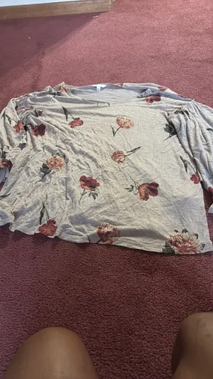 Women top Gray Size L thumbnail 3