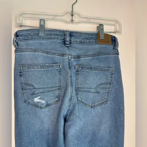 American Eagle Outfitters Straight Leg Mom Jeans thumbnail 4
