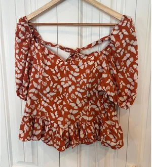Milk &‎ Honey Orange Butterfly Top Size Large thumbnail 1