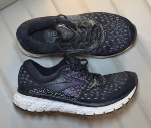 Brooks Women's Black and Purple Trainers thumbnail 1