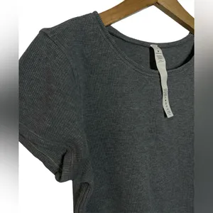 Lululemon Waffle Knit Grey T-shirt thumbnail 5
