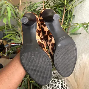 2000s Y2K brown black Leopard animal genuine leather print open peep toe heels pumps with bow detail-Size 8M Great preloved condition thumbnail 7