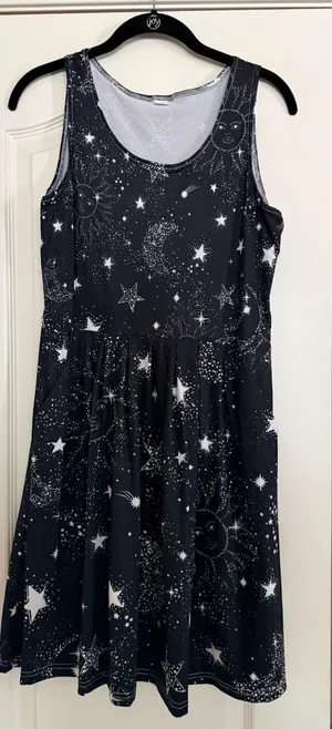 Dress thumbnail 1