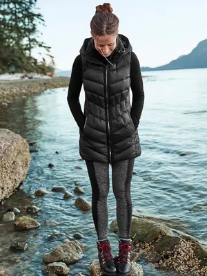 Athleta Women’s Black CYA Downieville Puffer Vest Goose Down Faux Fur Hood XXS thumbnail 11