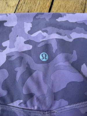 lululemon camo Purple Legging size 6 like new condition thumbnail 2