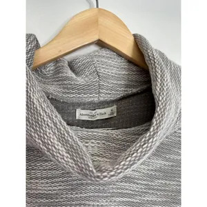 Abercrombie & Fitch Cowl Neck‎ Sweater Womens Medium Gray thumbnail 3