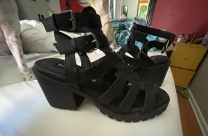 Dirty Laundry Black Platform Sandals thumbnail 1