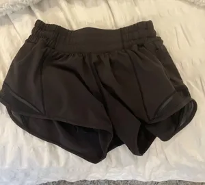 Lululemon Hotty Shorts Low-Rise Lined 2.5" Black thumbnail 1