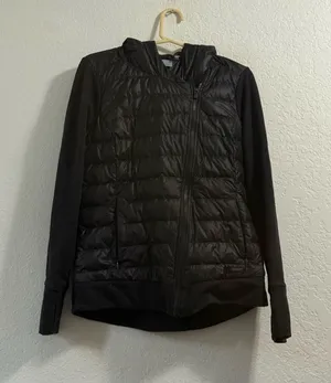 ATHLETA BLACK QUILTED & HOODED JACKET with DOWN Size M Puffer thumbnail 1
