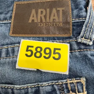 Ariat‎ M4 Relaxed Boot Cut Denim Shorts Medium Wash Distressed Raw Hem 32/34 thumbnail 8