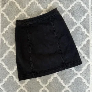 Free people black denim mini fitted skirt with side zipper detail size 2 thumbnail 6