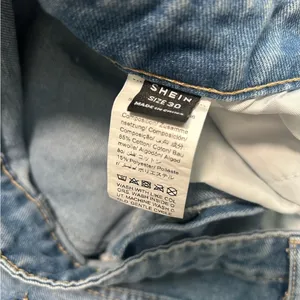 SheIn Women’s Mom Fit Jeans Size 30 thumbnail 4
