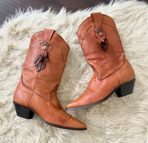 Laredo VTG Brown Leather Fringe Tassel Medallion Cowgirl Western Boots US 7.5 thumbnail 1