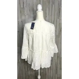 NWT Crown & Ivy Women's‎ Medium White Eyelet Peplum Blouse 3/4 Flare Sleeve thumbnail 3