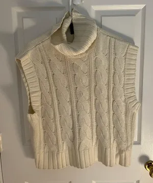 H&M Pleated Sweater Vest thumbnail 1