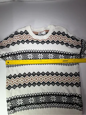 Hollister Women's oversized Fair Isle Crewneck Sweater in White, Black & Tan thumbnail 4
