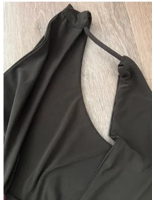 PrettyLittleThing Khaki One-Shoulder Cutout Crop Top Size 2 thumbnail 3
