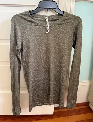 Lululemon swiftly tech long sleeve size 6 thumbnail 1