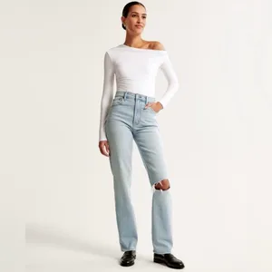 Abercrombie & Fitch 90s Straight Ultra High Rise Light Blue Jeans thumbnail 2