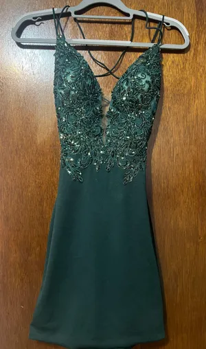 Green Short Homecoming / Formal Dress thumbnail 1