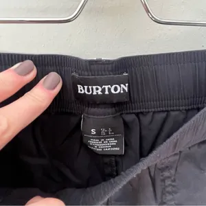 Burton Casual Lightweight Pant Black Crop thumbnail 3