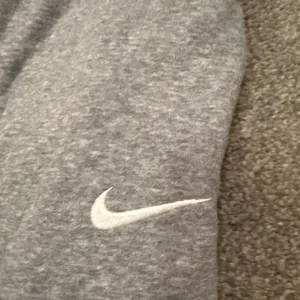 Nike grey sweatpants thumbnail 3
