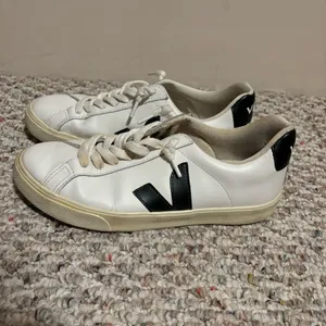 VEJA Esplar Logo Leather Low-Top Sneakers White Black- Size 36 (5) thumbnail 2