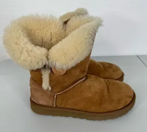 Ugg Classic Bailey Boots with Buttons‎ Size 7 thumbnail 1