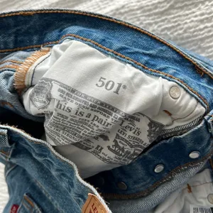 Levi's NWOT 501 Jeans Cropped thumbnail 6