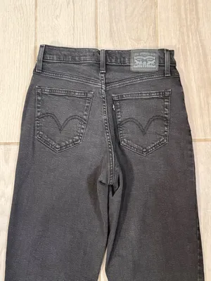 Levi's High-Rise Washed Black Mom Jeans thumbnail 7